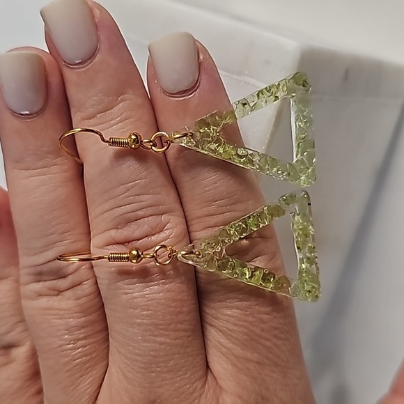 Hollow Triangle Geometric Peridot Earrings - Picture 3 of 3